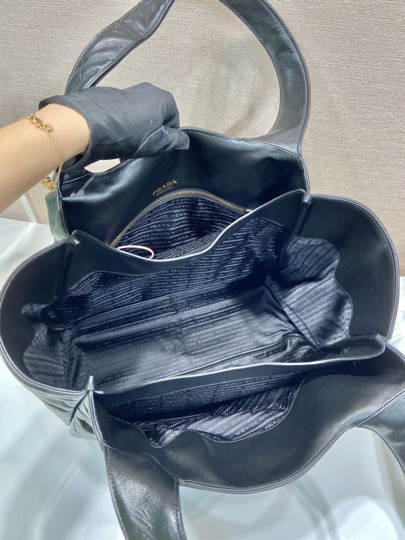 Pra*a tote bags